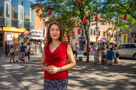 Benjiao <br> Place Sun-Yat-Sen (1055 rue Clark) "J’espère que cette tendresse se transmettra de génération en génération."