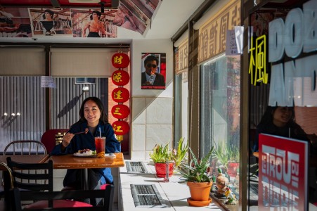 Mei-Li <br> Restaurant Dobe & Andy (1071 rue Saint-Urbain) "Une porte d’entrée vers la redécouverte de mes racines."