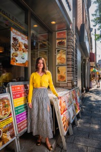 Sophie <br> Restaurant Ethan (72 rue De La Gauchetière Ouest) "Là où le réconfort et la connexion se rejoignent."